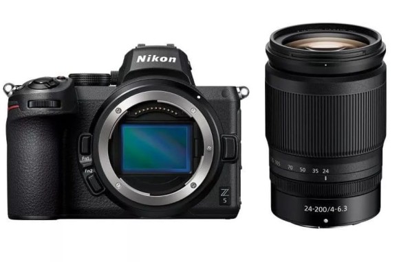 Aparat cyfrowy Nikon Z5 body + Obiektyw Nikkor Z 24-200 mm f/4-6.3