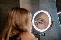 Lustro łazienkowe Humanas HS-BM01 z podświetleniem LED - srebrne