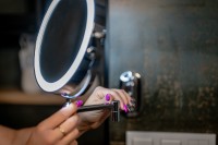 Lustro łazienkowe Humanas HS-BM01 z podświetleniem LED - srebrne