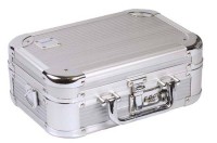 Kuferek Walizka Dorr Silver 10 aluminiowa szyfr wew. wym. 23x15x7.5cm