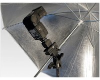 Uchwyt do lampy błyskowej i parasolki