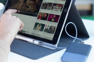 STM Atlas - obudowa ochronna z klapką do iPad Pro 10.5" czarne