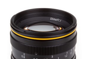 Obiektyw SainSonic Kamlan 50 mm f/1.1 do Fuji 