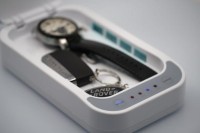 Sterylizator UV z funkcją ładowania indukcyjnego