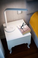 Lampka biurkowa LED Newell Sundesk NH001 z ładowarką bezprzewodową - biała