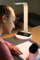 Lampka biurkowa LED Newell Sundesk NH001 z ładowarką bezprzewodową - biała