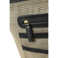 Torba na laptopa Dbramante1928 Sophie Amalienborg (czarna miękka skóra) macbook pro 15" 16" cali  z małą skazą nie przeszkadzającą w użytkowaniu