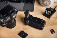 Battery Pack Newell BG-E22 do Canon Eos R