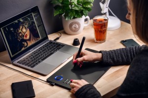 Tablet graficzny Veikk A15 Pro - czerwony