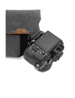 Torba podręczna Peak Design Field Pouch Charcoal v2 - Grafitowy, z paskiem (BP-CH-2)