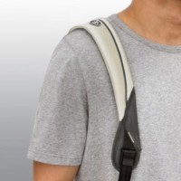 Pasek do aparatu Crumpler Singapore Sling śnieżno-biały