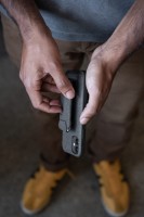 Magnetyczny portfel płaski do telefonu Peak Design Mobile Wallet Slim - Grafitowy (M-WA-AA-CH-1)