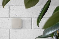 Magnetyczny uchwyt ścienny do telefonu Peak Design Mobile Wall Mount - Kość Słoniowa (M-WM-AA-BO-1)