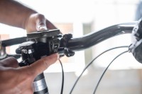 Uchwyt uniwersalny do telefonu Peak Design Mobile Universal Bar Mount - Czarny (M-BM-AB-BK-1)