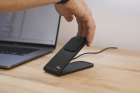 Magnetyczna podstawka do telefonu z bezprzewodowym ładowaniem Peak Design Mobile Wireless Charging Stand - Czarna (M-CS-BK-1)