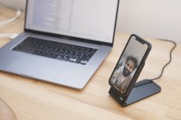 Magnetyczna podstawka do telefonu z bezprzewodowym ładowaniem Peak Design Mobile Wireless Charging Stand - Czarna (M-CS-BK-1)