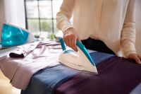 Żelazko z generatorem pary Philips PerfectCare Compact Essential GC6819/20