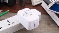 Uniwersalny adapter wtyczki, adapter podróżny HHT202